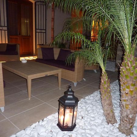 Hotel Il Portico ファヴィニャーナ エクステリア 写真